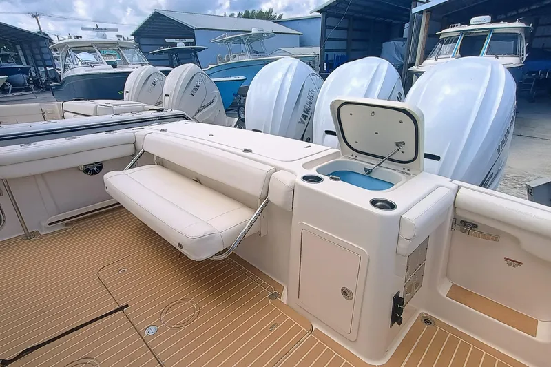 375-712 Used Yacht Photos Pics 2021 Grady-White Freedom 375 boat interior with seating and Yamaha outboard engines.