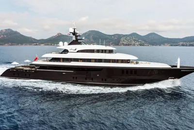 Icon Full Displacement Motoryacht