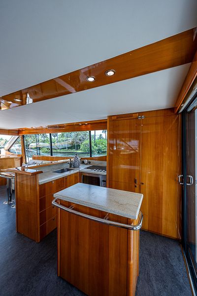 2011 Maritimo M56