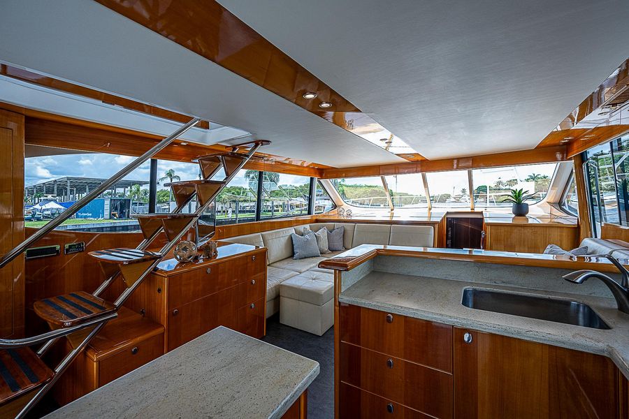 2011 Maritimo M56