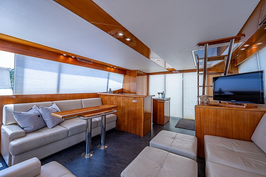 2011 Maritimo M56