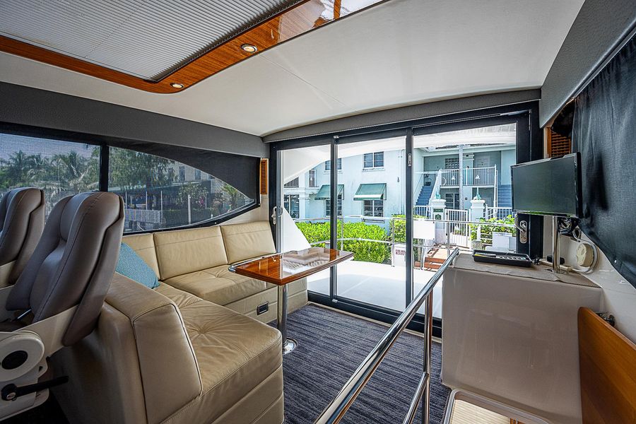 2011 Maritimo M56