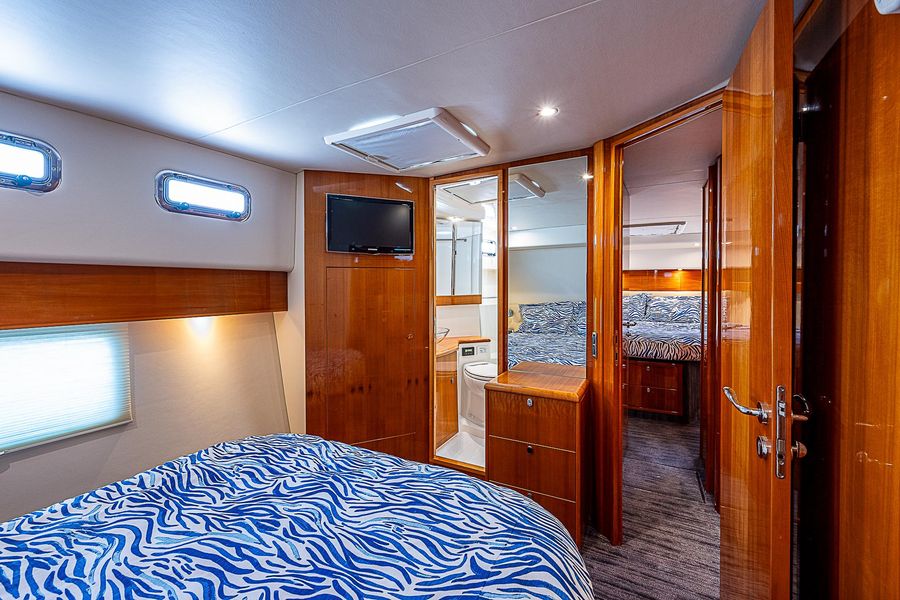 2011 Maritimo M56