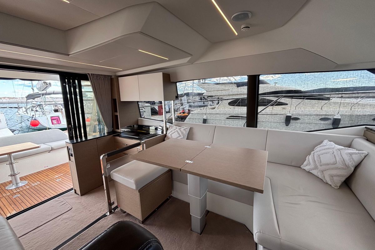 2023 Prestige 42 