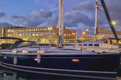 Bavaria 42-3
