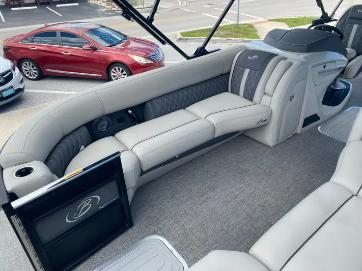  Yacht Photos Pics 2025 BARLETTA L25U - Image 7