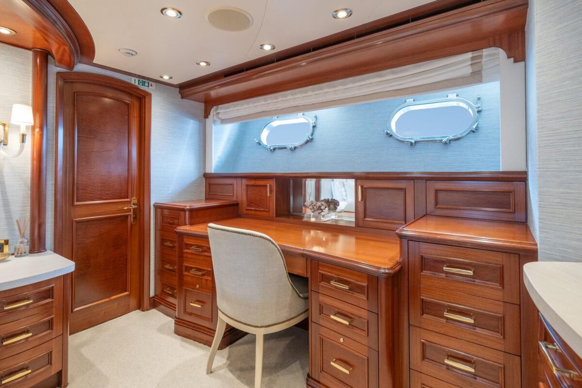 2004 Crescent 120 