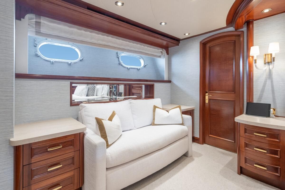 2004 Crescent 120 