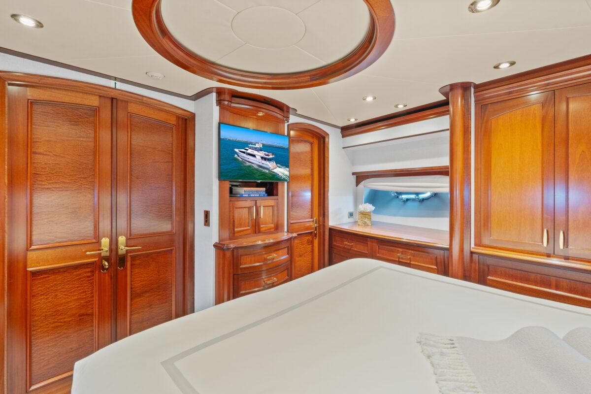 2004 Crescent 120 