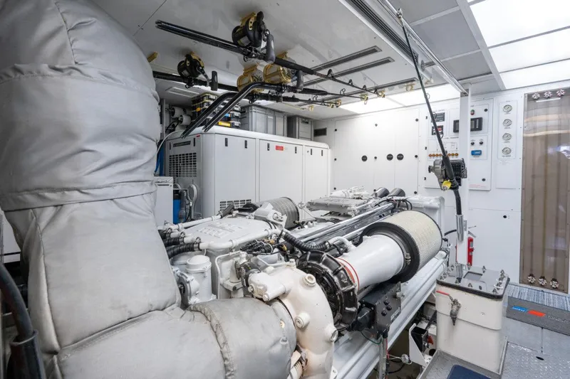 Risk And Reward Yacht Photos Pics 