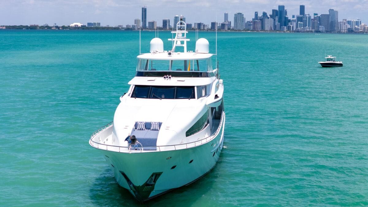 2004 Crescent 120 