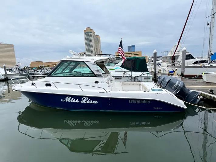 Miss Lisa Yacht Photos Pics 