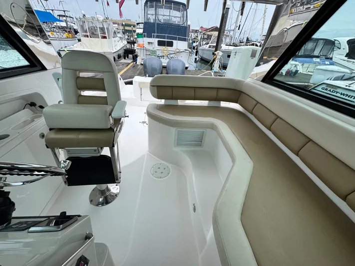 Miss Lisa Yacht Photos Pics 