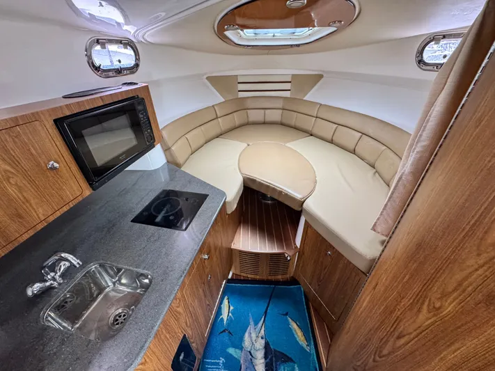 Miss Lisa Yacht Photos Pics 