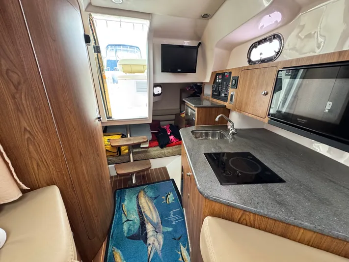 Miss Lisa Yacht Photos Pics 