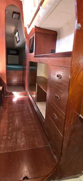 1983 Prout Snowgoose 37