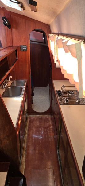 1983 Prout Snowgoose 37