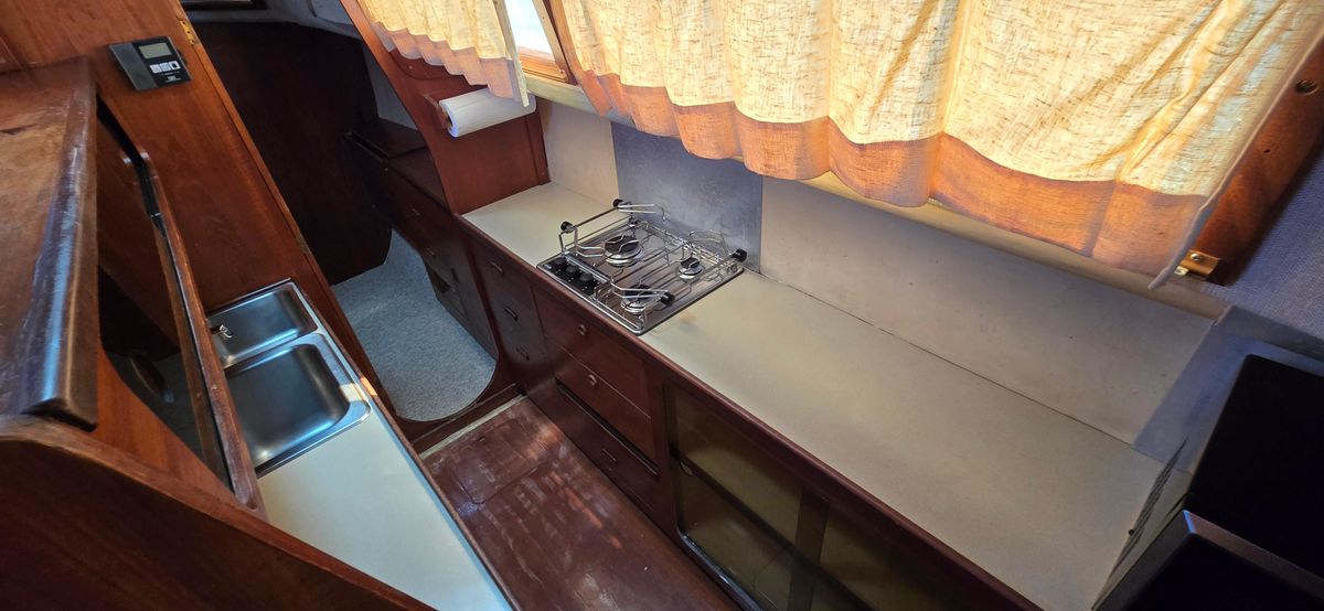 1983 Prout Snowgoose 37