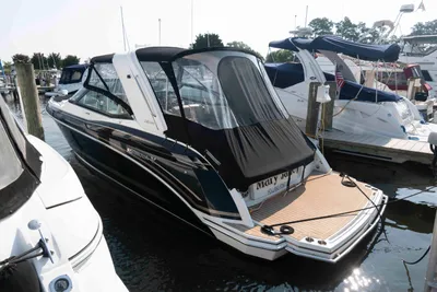 Formula 330 Crossover Bowrider