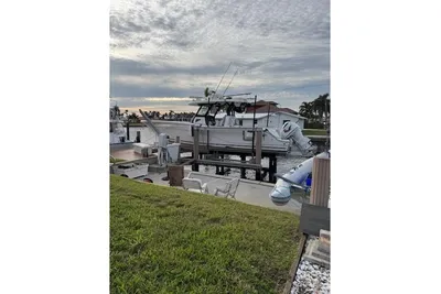 Sea Fox 368 Commander