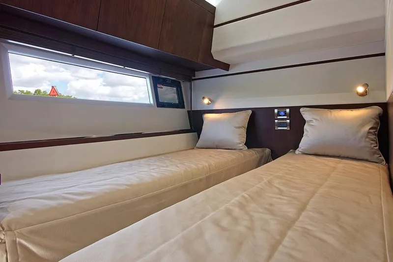  Yacht Photos Pics Manufacturer Provided Image