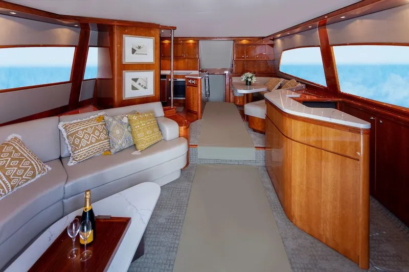 Chill 'n Yacht Photos Pics 