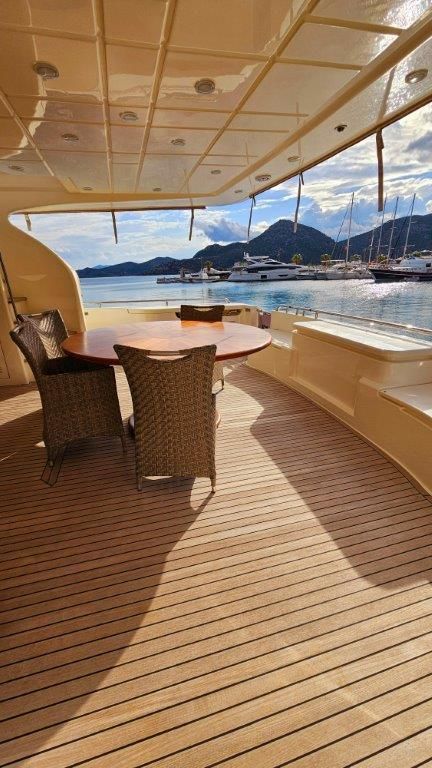 2012 Ferretti Yachts 88 