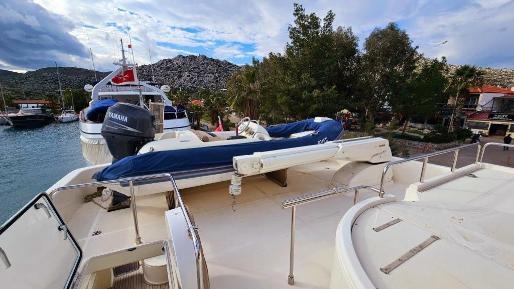 2012 Ferretti Yachts 88 