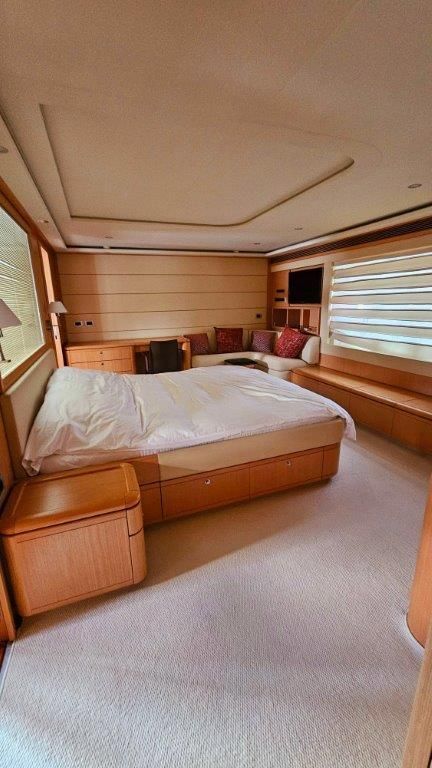 2012 Ferretti Yachts 88 