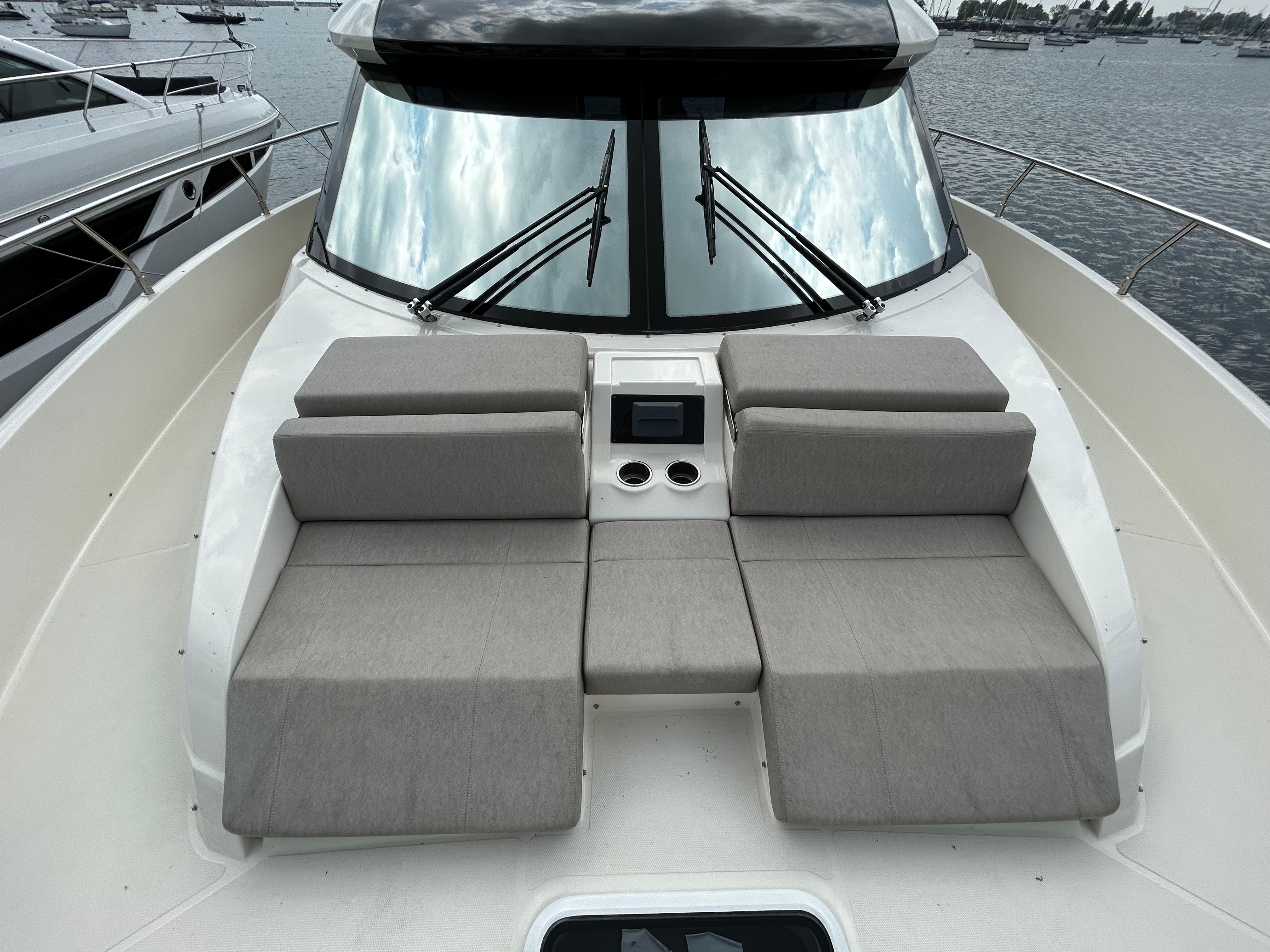2018 Carver C52 Coupe Motor Yachts for sale - YachtWorld