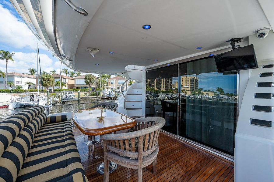 2002 Horizon 70 Motor Yacht