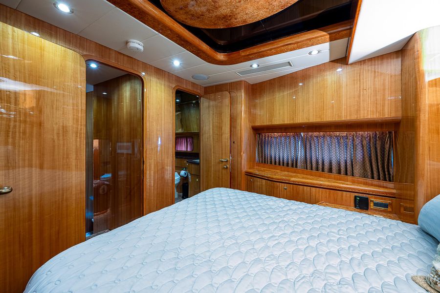 2002 Horizon 70 Motor Yacht