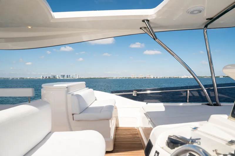 Lyan Yacht Photos Pics 