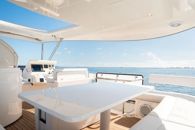 Lyan Yacht Photos Pics 