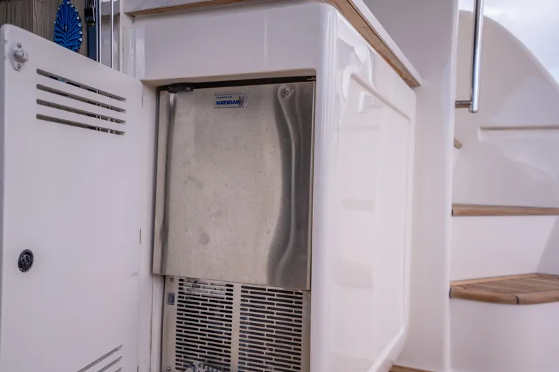 Lyan Yacht Photos Pics 