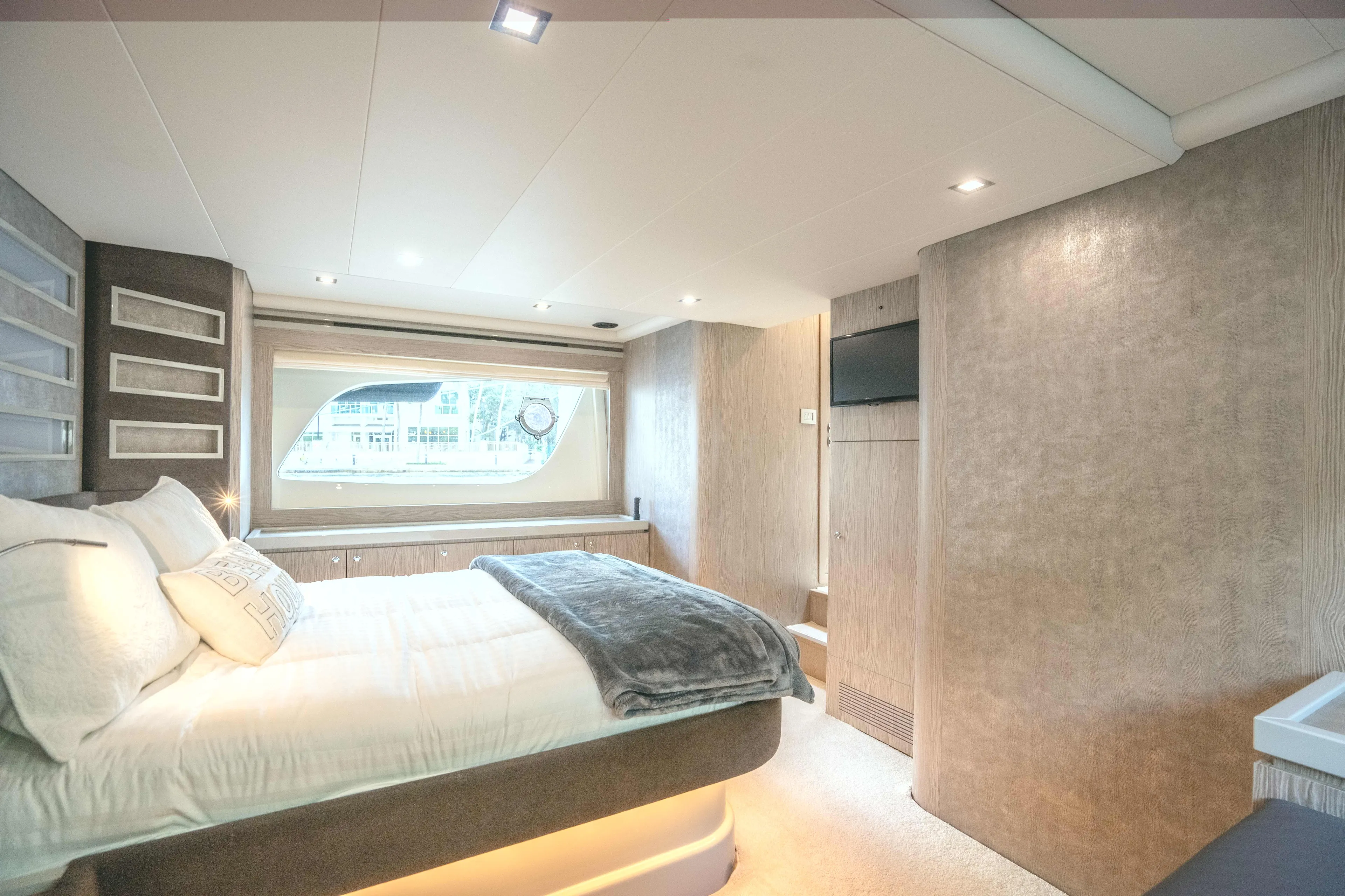 Lyan Yacht Photos Pics 