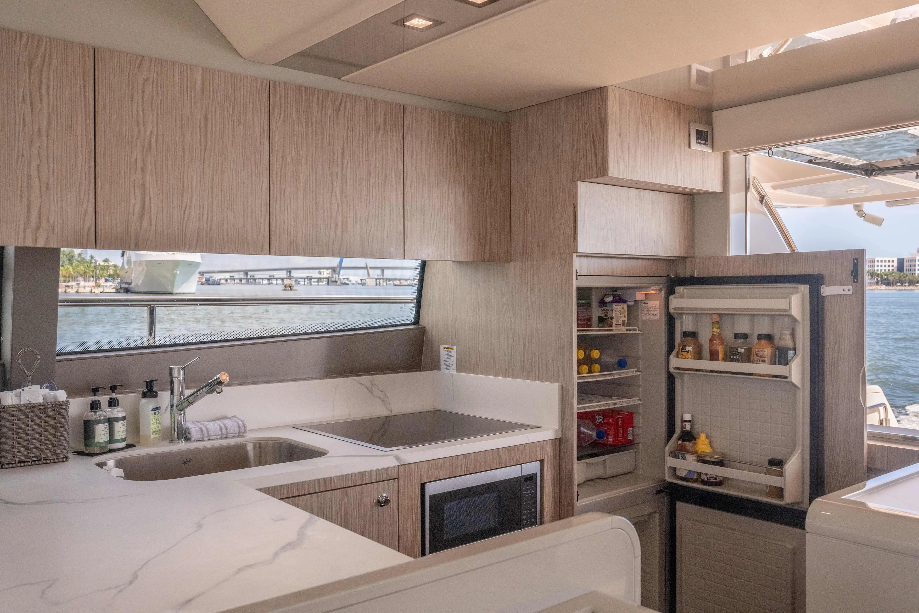 Lyan Yacht Photos Pics 