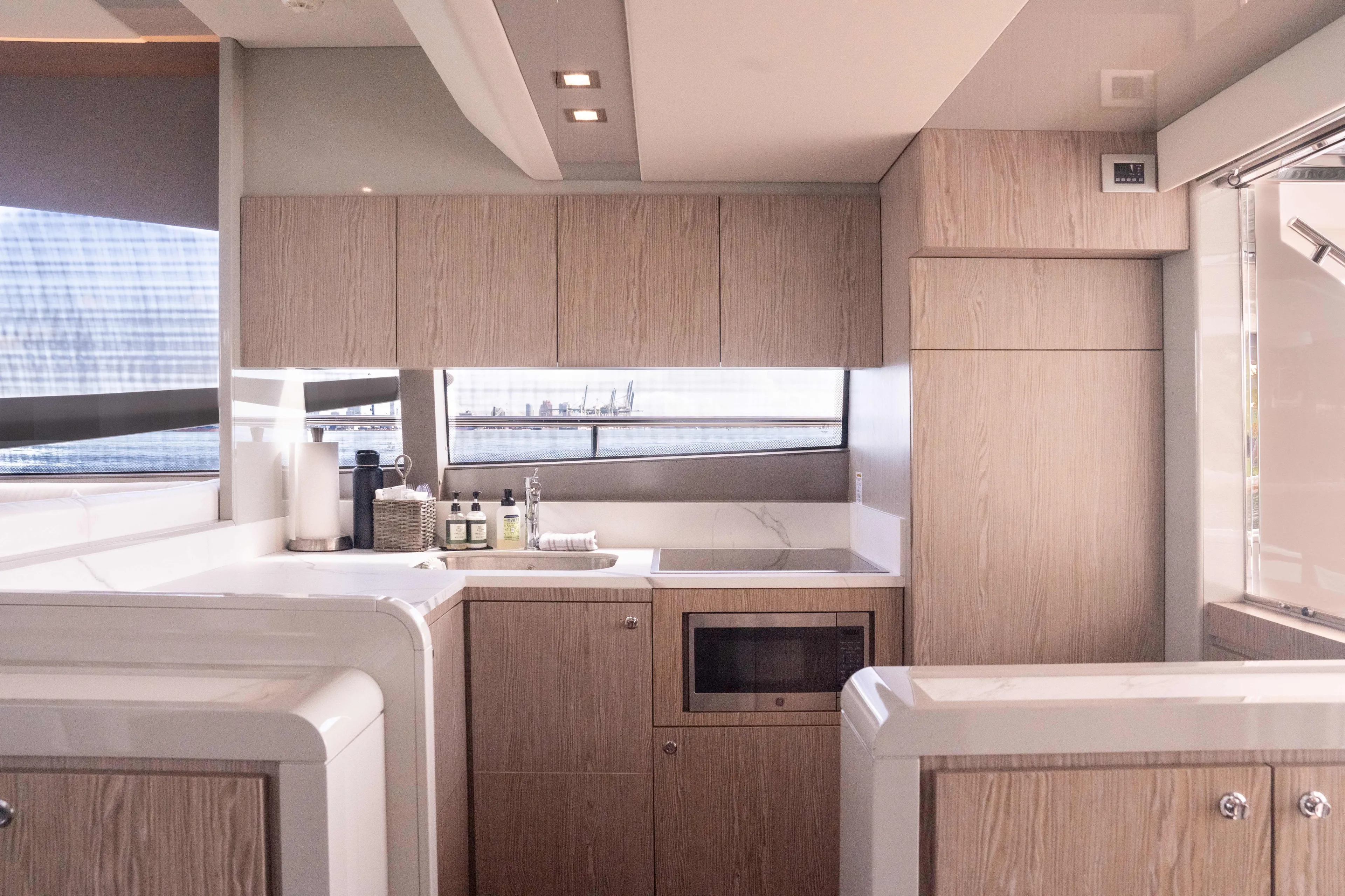 Lyan Yacht Photos Pics 