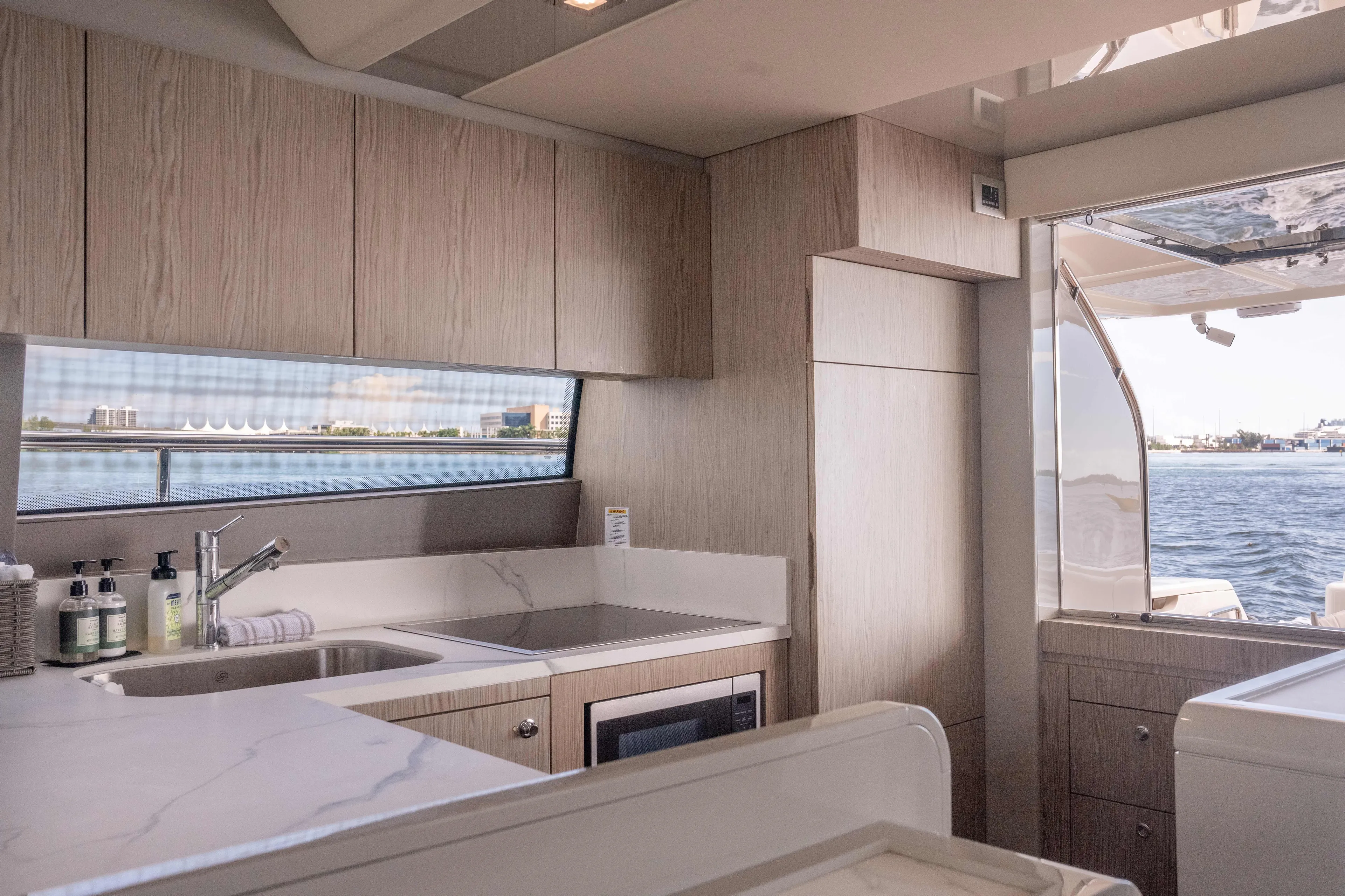 Lyan Yacht Photos Pics 