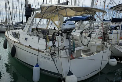 2017 Beneteau Oceanis 35.1