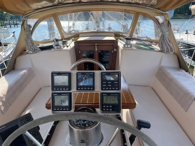 Karaya Yacht Photos Pics Cockpit Detail