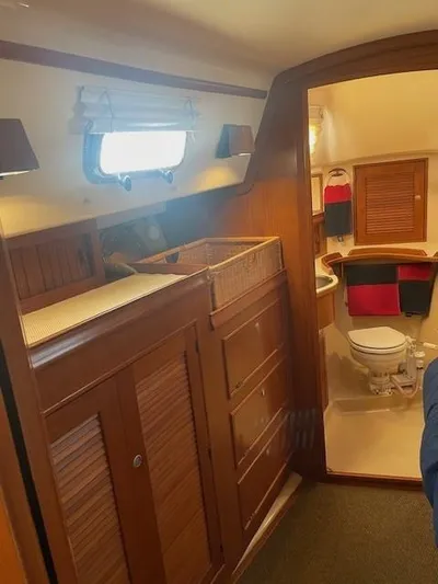 Karaya Yacht Photos Pics Looking thru Owner's Suite