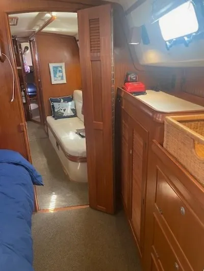 Karaya Yacht Photos Pics Looking Aft into Saloon