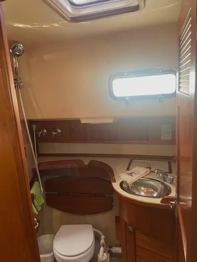 Karaya Yacht Photos Pics Aft Head