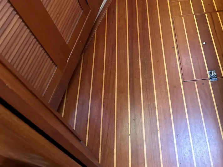 Karaya Yacht Photos Pics Beautiful Teak & Holly Sole