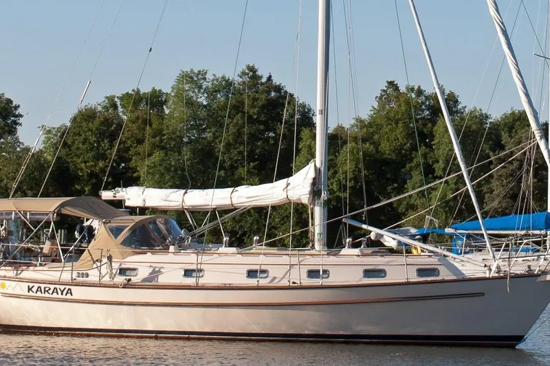 Karaya Yacht Photos Pics Island Packet 40