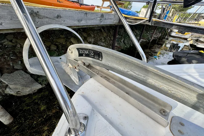 Water Music Yacht Photos Pics 2006 Carver 43 Motor Yacht with Rocna 33 anchor at dockside.