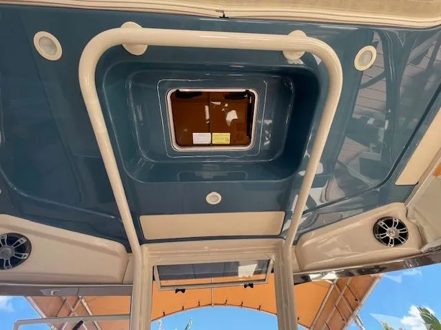  Yacht Photos Pics Interior view of 2021 Grady-White 325 Freedom boat deck.