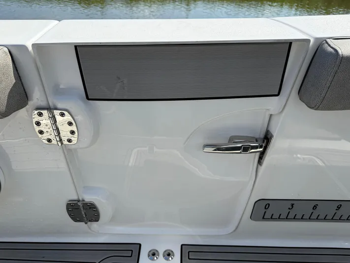  Yacht Photos Pics 2024 Sea Pro 262DLX boat interior detail with sleek design and modern fittings.