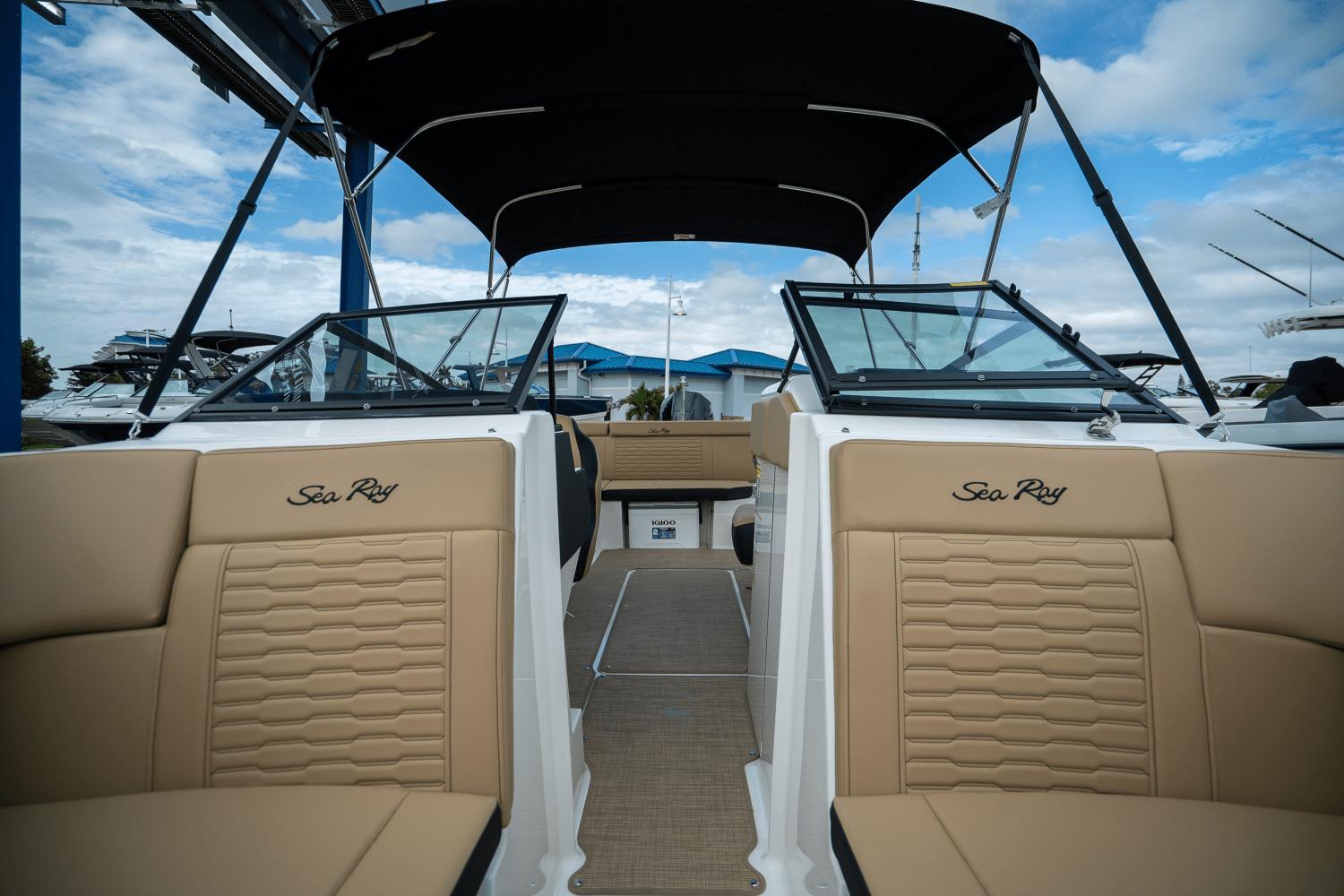 2024 Sea Ray SPX 230 Outboard Runabout for sale - YachtWorld